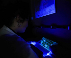 Composto por três laboratórios, a estrutura do IAT faz análises regulares de amostras de água, solo, sedimentos e peixes para a identificação de contaminantes e poluentes