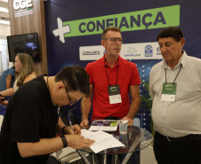 Feira de Serviços do Paraná Mais Cidades orienta gestores para acesso a programas do Estado