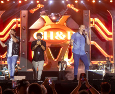 Pontal do Paraná, 21 de fevereiro de 2025 - Show de George Henrique e Rodrigo, no Centro de Eventos Marisol, dentro da programação do Verão Maior Paraná.