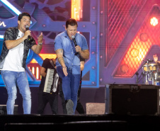 Pontal do Paraná, 21 de fevereiro de 2025 - Show de George Henrique e Rodrigo, no Centro de Eventos Marisol, dentro da programação do Verão Maior Paraná.