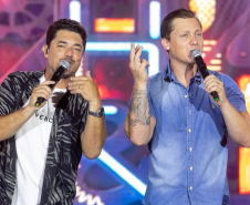 Pontal do Paraná, 21 de fevereiro de 2025 - Show de George Henrique e Rodrigo, no Centro de Eventos Marisol, dentro da programação do Verão Maior Paraná.