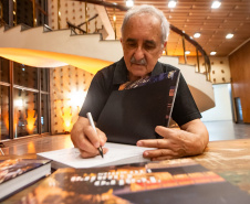 TEATRO GUAÍRA LANÇAMENTO LIVRO 140 ANOS