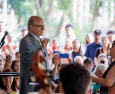 MON ficou lotado para celebrar a genialidade de Mozart com a Orquestra Sinfônica do Paraná, sob a regência do maestro Roberto Tibiriçá e a participação especial da soprano Marília Vargas.