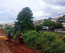 Aviso interdição rua em Telêmaco Borba