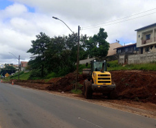 Aviso interdição rua em Telêmaco Borba