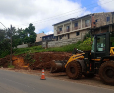 Aviso interdição rua em Telêmaco Borba
