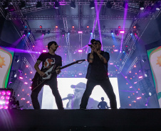 Matinhos, 22 de fevereiro de 2025 - Show da banda Titãs no paldo do Verão Maior Paraná em Caiobá.