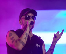 Matinhos, 22 de fevereiro de 2025 - Show da banda Titãs no paldo do Verão Maior Paraná em Caiobá.
