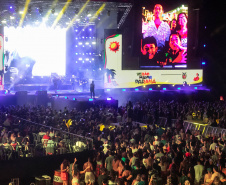 Matinhos, 22 de fevereiro de 2025 - Show da banda Titãs no paldo do Verão Maior Paraná em Caiobá.