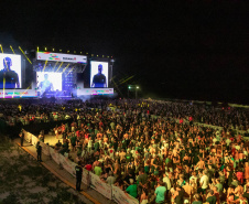 Matinhos, 22 de fevereiro de 2025 - Show da banda Titãs no paldo do Verão Maior Paraná em Caiobá.