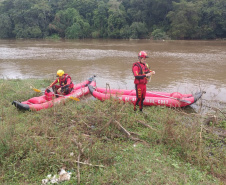 Bombeiros localizam menino que se afogou em Curitiba