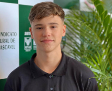  Iniciativa inédita: alunos de escola que se tornou cooperativa compram granja durante  Show Rural em Cascavel 