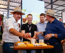 Entrega do Troféu de Melhor Queijo da América Latina (Stand Biopark) 