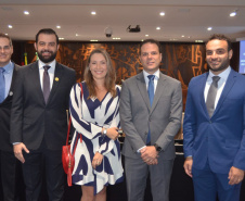  Paraná firma protocolo de intenções para regularização imobiliária do Programa Barracões Industriais