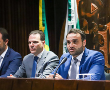  Paraná firma protocolo de intenções para regularização imobiliária do Programa Barracões Industriais