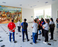 Aberto ao público: confira como fazer uma visita guiada ao Palácio Iguaçu
