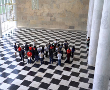 Aberto ao público: confira como fazer uma visita guiada ao Palácio Iguaçu