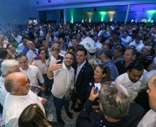 O governador Carlos Massa Ratinho Junior anunciou nesta quinta-feira (13) a liberação de R$ 1,2 bilhão para a saúde pública do Estado, durante o evento Saúde em Movimento, em Foz do Iguaçu, na região Oeste. 