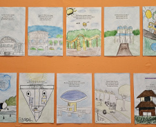 SEEC Estudantes do Centro Juvenil de Artes Plásticas homenageiam Curitiba no aniversário de 332 anos da cidade