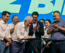 O governador Carlos Massa Ratinho Junior anunciou nesta quinta-feira (13) a liberação de R$ 1,2 bilhão para a saúde pública do Estado, durante o evento Saúde em Movimento, em Foz do Iguaçu, na região Oeste. 