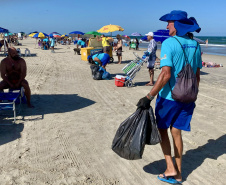 Limpeza diurna: aumento de 31,76% na coleta de lixo diurna em relação ao mesmo feriado prolongado de 2024 (Sanepar)