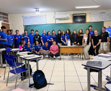 Alunos do Colégio Estadual Duque de Caxias, de Corbélia, vivenciam a realidade do mercado de trabalho