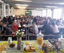 Vai um café com o diretor aí? Estratégia fez subir para mais de 90% frequência escolar no interior do Paraná 
