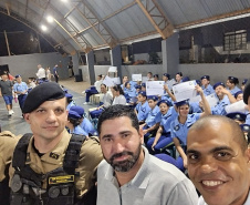 Vai um café com o diretor aí? Estratégia fez subir para mais de 90% frequência escolar no interior do Paraná 