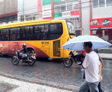  CHUVA DERRUBA AS TEMPERATURAS NO PARANÁ, MAS CALOR JÁ TEM PREVISÃO DE VOLTA, AFIRMA SIMEPAR