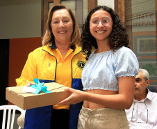 CJAP ALUNA RECEBE PRÊMIO CONCURSO INTERNACIONAL