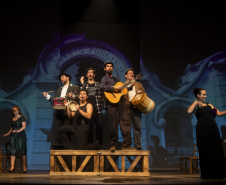Teatro de Comédia do Paraná se prepara para estreia de “Daqui ninguém sai