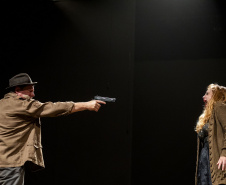 Teatro de Comédia do Paraná se prepara para estreia de “Daqui ninguém sai