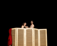 Teatro de Comédia do Paraná se prepara para estreia de “Daqui ninguém sai