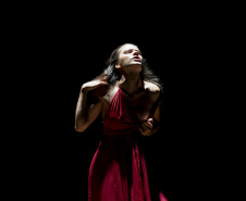 Teatro de Comédia do Paraná se prepara para estreia de “Daqui ninguém sai