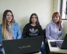 Programa Talento Tech quebra paradigmas com maioria de estudantes composta de meninas 