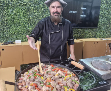 Com pratos típicos e iguarias paranaenses, Estado inaugura Arena Show Gastronomica na Expo Turismo Paraná 