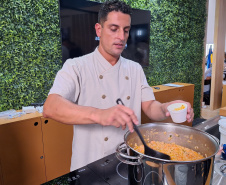 Com pratos típicos e iguarias paranaenses, Estado inaugura Arena Show Gastronomica na Expo Turismo Paraná 