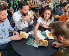 Com pratos típicos e iguarias paranaenses, Estado inaugura Arena Show Gastronomica na Expo Turismo Paraná 