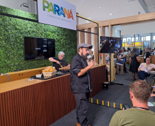 Com pratos típicos e iguarias paranaenses, Estado inaugura Arena Show Gastronomica na Expo Turismo Paraná 