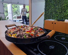 Com pratos típicos e iguarias paranaenses, Estado inaugura Arena Show Gastronomica na Expo Turismo Paraná 