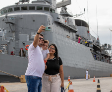 Navio de Guerra da Marinha recebe visitantes no Porto de Paranaguá