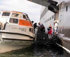 PORTO DO PARANÁ NAVIO CRUZEIRO ANCORADO ILHA DO MEL