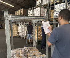 A 2ª remessa de alimentos não perecíveis para as escolas estaduais já está em andamento