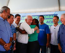 Governador entrega título de domínio da Chácara São Pedro ao município de Pontal do Paraná