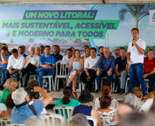 Governador entrega título de domínio da Chácara São Pedro ao município de Pontal do Paraná