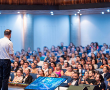 Educação qualifica formadores que vão orientar docentes em estágio probatório