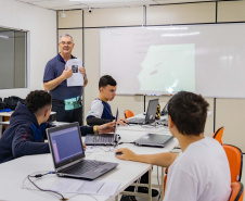 Paraná avança na formação técnica e já soma mais de 123 mil estudantes na EPT