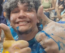 Maringaense João Pedro Crevelaro de Oliveira vai ingressar na UEM, onde obteve três aprovações; jovem, que estudou em escola pública desde o Ensino Fundamental, integrou Sala de Altas Habilidades e participou do programa Ganhando o Mundo 