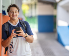Estudantes da rede estadual ganham ferramenta digital com IA para treinar inglês