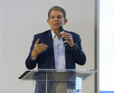 O governador em exercício Darci Piana participa nesta terça-feira (8) da abertura do Fórum Paranaense de Turismo Religioso, que acontece em Foz do Iguaçu entre 8 e 10 de abril. Foto: Geraldo Bubniak/AEN